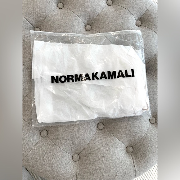 NWT Norma Kamali Elephant Pleat Short in Bone - XXS - Picture 2 of 3